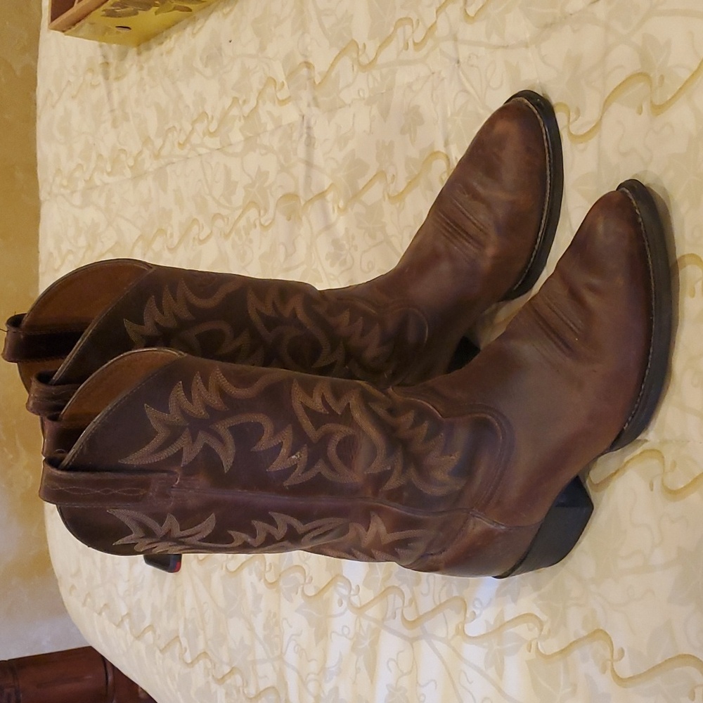 Ariat brown leather cowboy boots size 7D